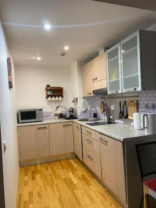 Cozy 3-room Penthouse In The Very Heart Of Appartamento Reval