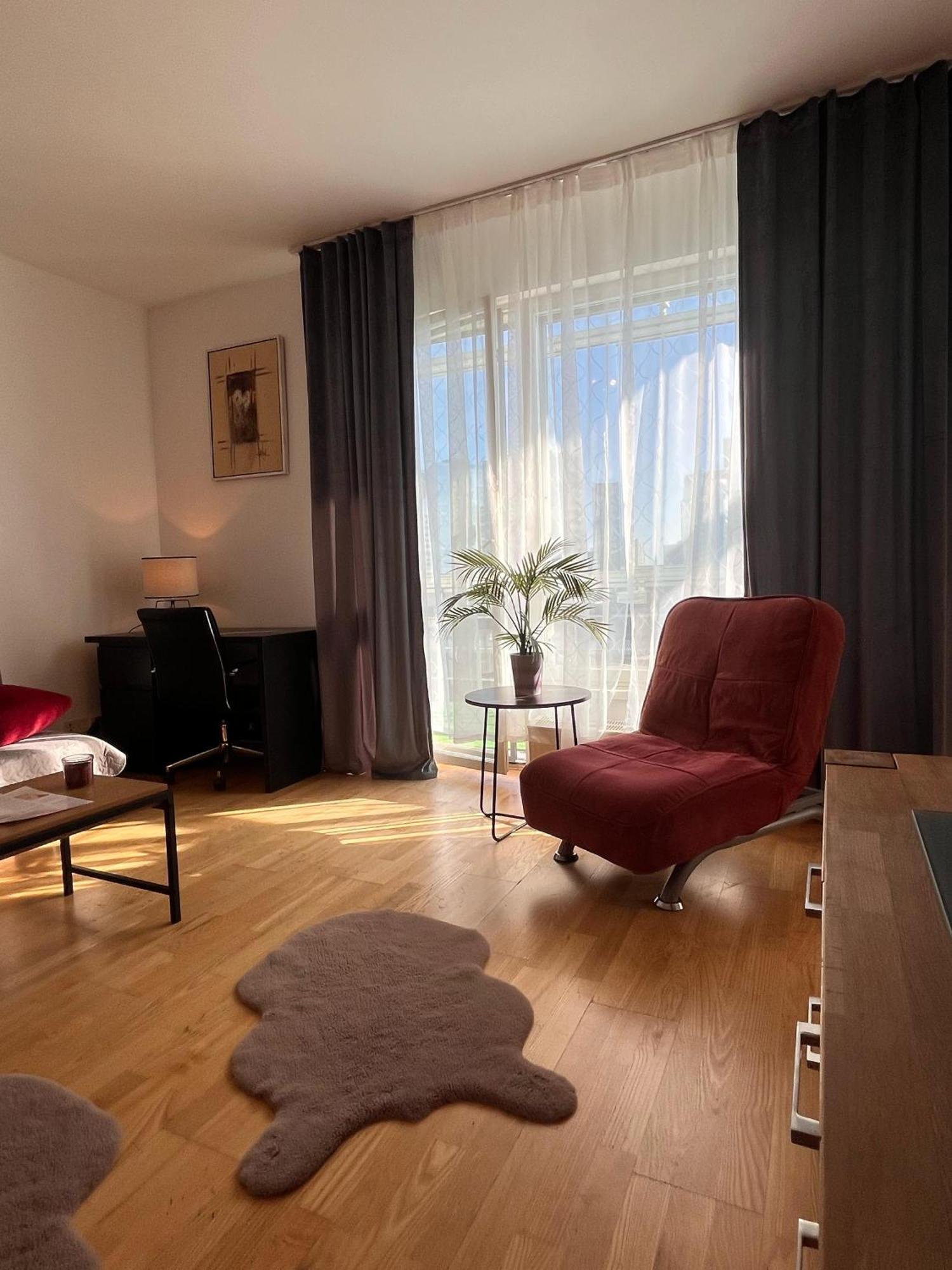 Cozy 3-room Penthouse In The Very Heart Of Appartamento Reval